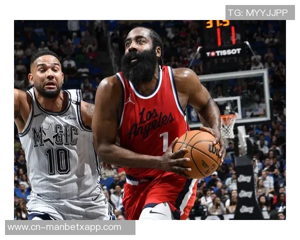 哈登加盟快船后表现惊艳第四节独揽23分助球队逆转取胜 哈登加盟快船后表现惊艳第四节独揽23分助球队逆转取胜