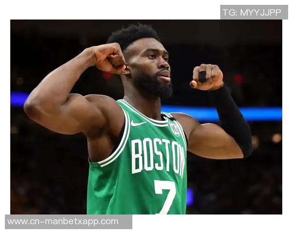 杰伦布朗首节低迷次节回暖上半场狂砍19分展现强大实力