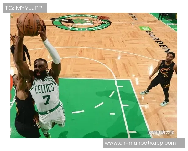 骑士队表现离谱与去年进攻强势形成鲜明对比引发热议